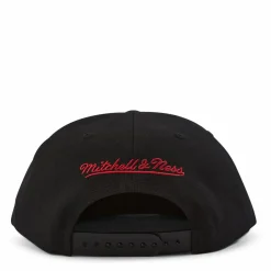 B Snapback