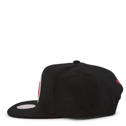 B Snapback