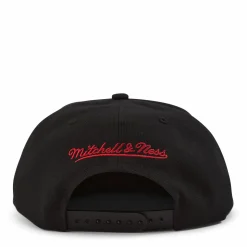 B Snapback