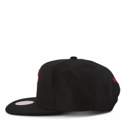 B Snapback