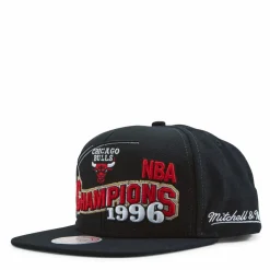 Bulls 1996 Champions Wave Snapback