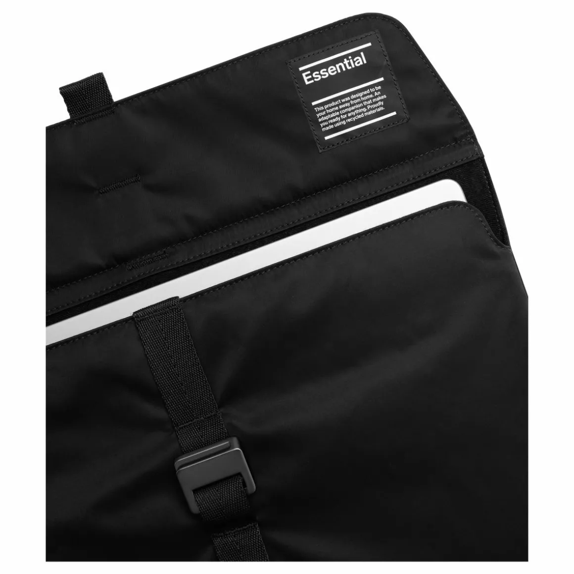 Essential Laptop Sleeve 16" Black Out