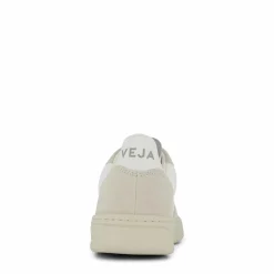 V-10 White Natural Pierre